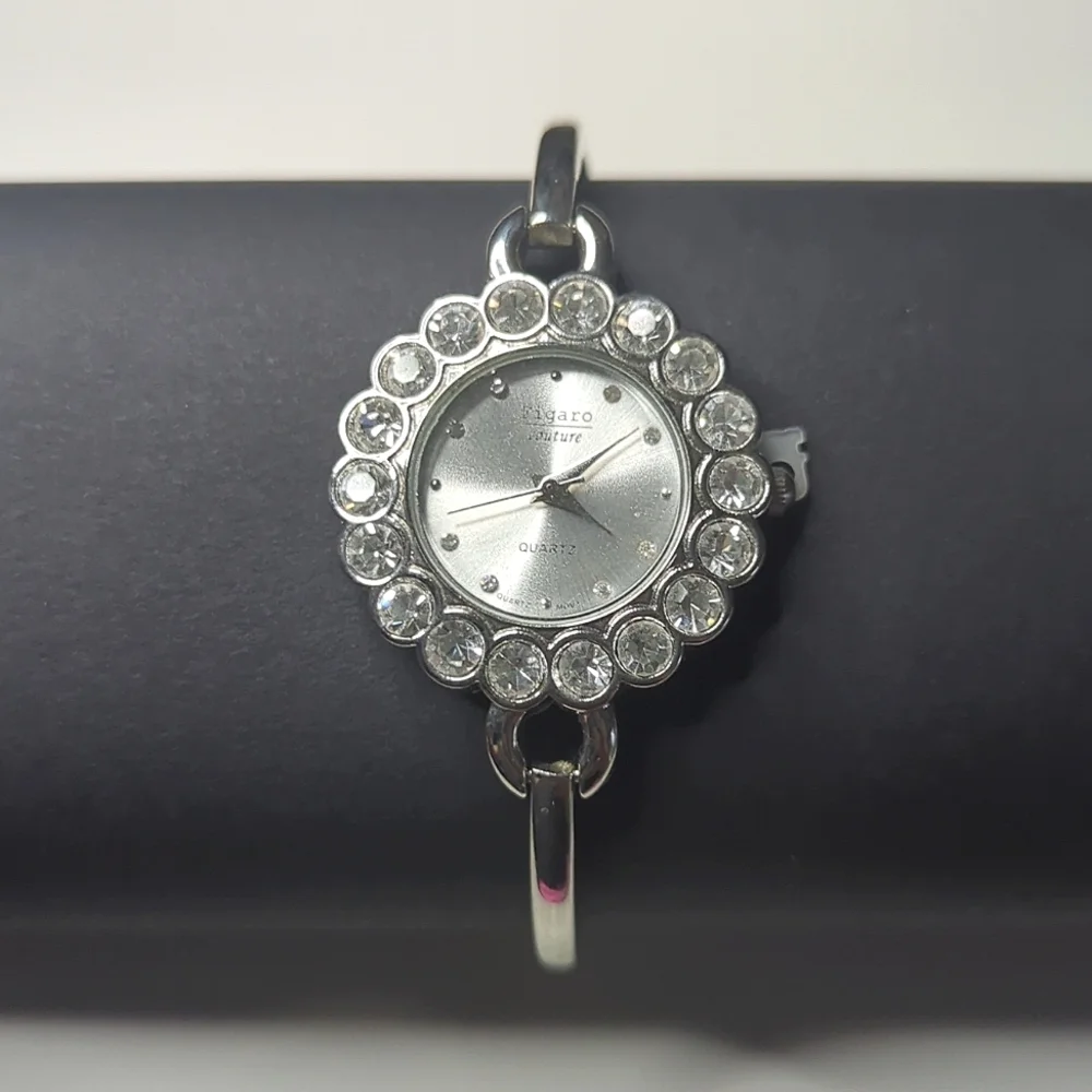 ❤️5/25 🌟NWT Figaro Silver Women's Watch Keychain